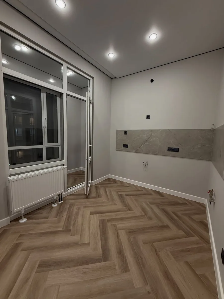 Світла кухня після ремонтних робіт